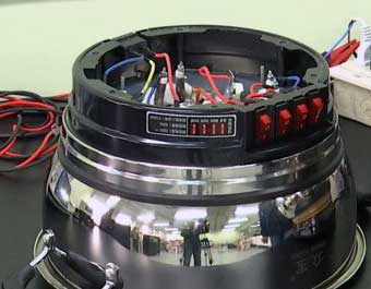 電熱鍋底盤進(jìn)水